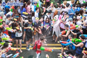 Quẩy hết mình với lễ hội bắn súng nước tại Shinchon