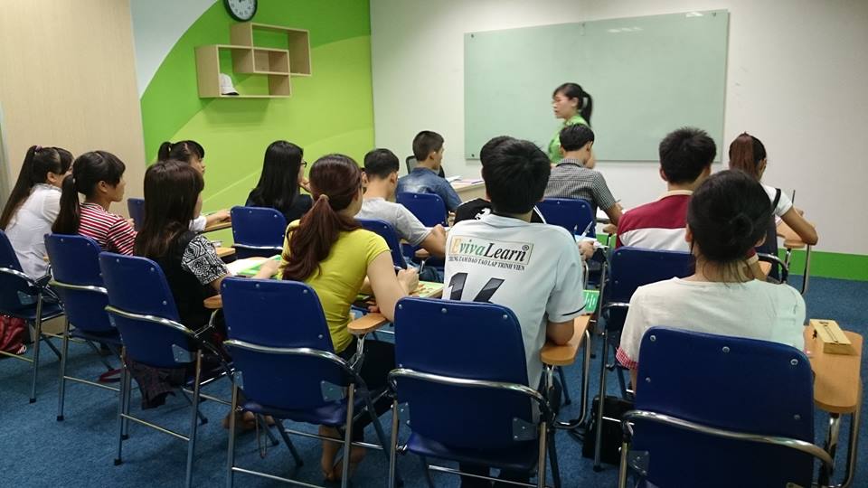 Tham gia các khóa học giao tiếp tiếng Hàn tại trung tâm