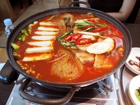Các món ăn lẩu được ưa chuộng nhất tại Hàn Quốc